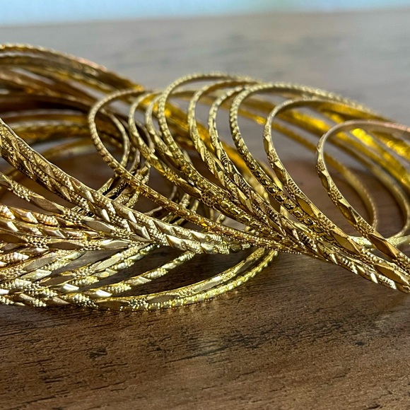 Metal Bangle Bracelets ⭐️ - Picture 1 of 5